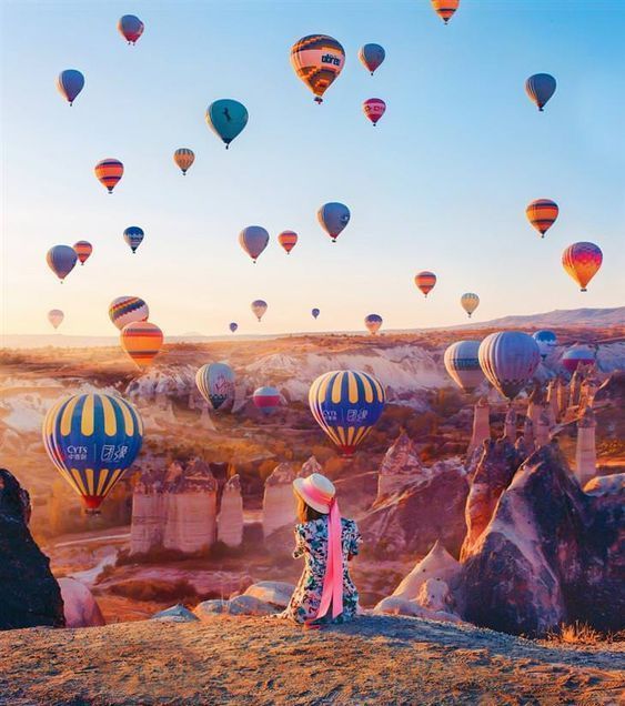 Foto globos en el aire