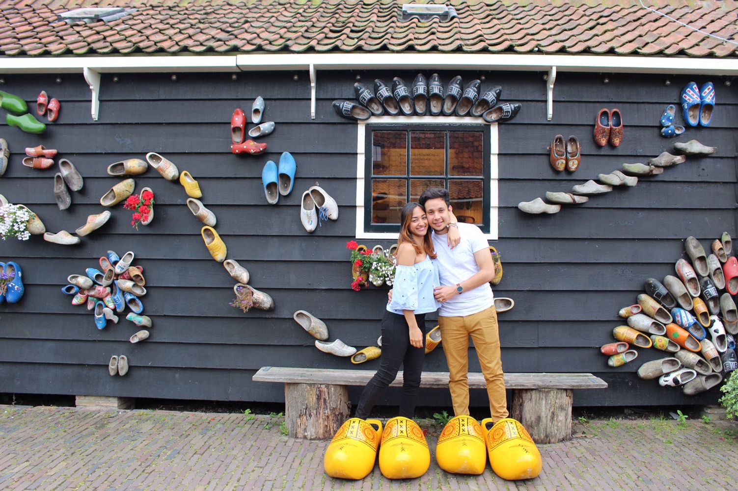 GOTICA_HOLANDA_AMSTERDAM – Pareja Zuecos – Zaanse Schans